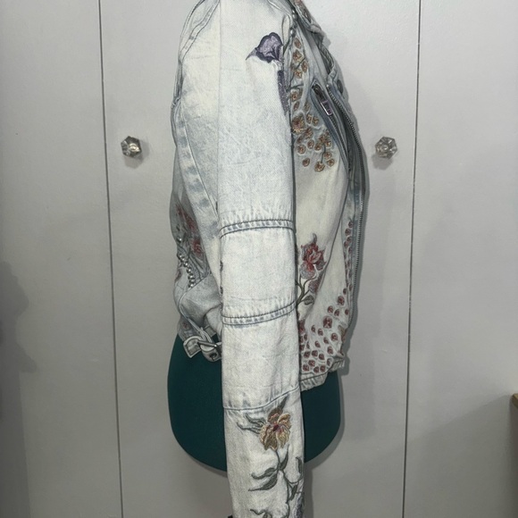 Floral Embroidered Denim Jacket - Picture 2 of 3